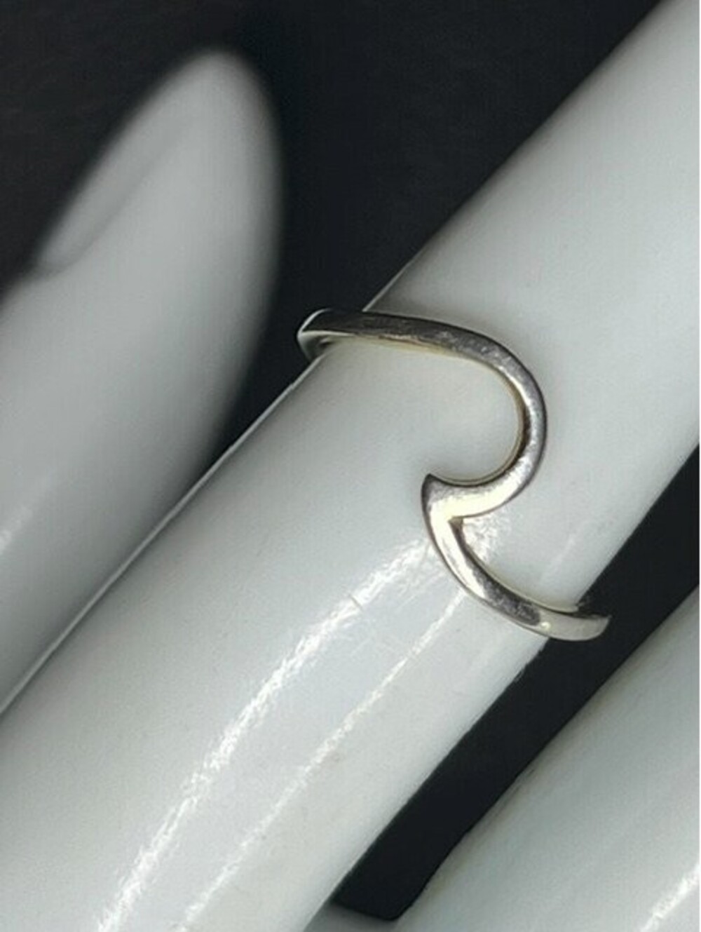 B7361 Minimalist Wave Ring Sterling Silver Tone Ocean Surf Stackable sz 6